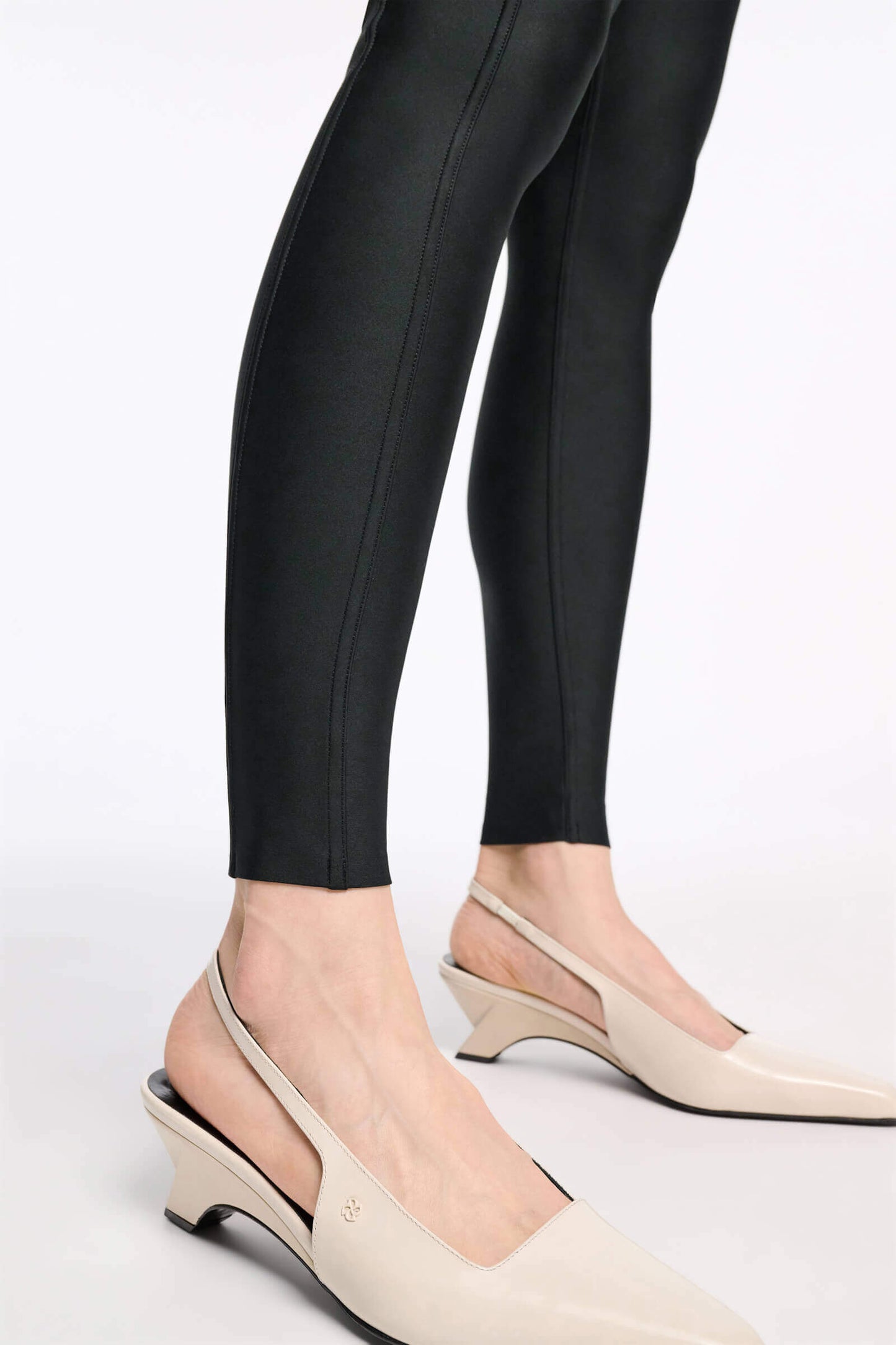SHARP CUT PANTS- PURE BLACK