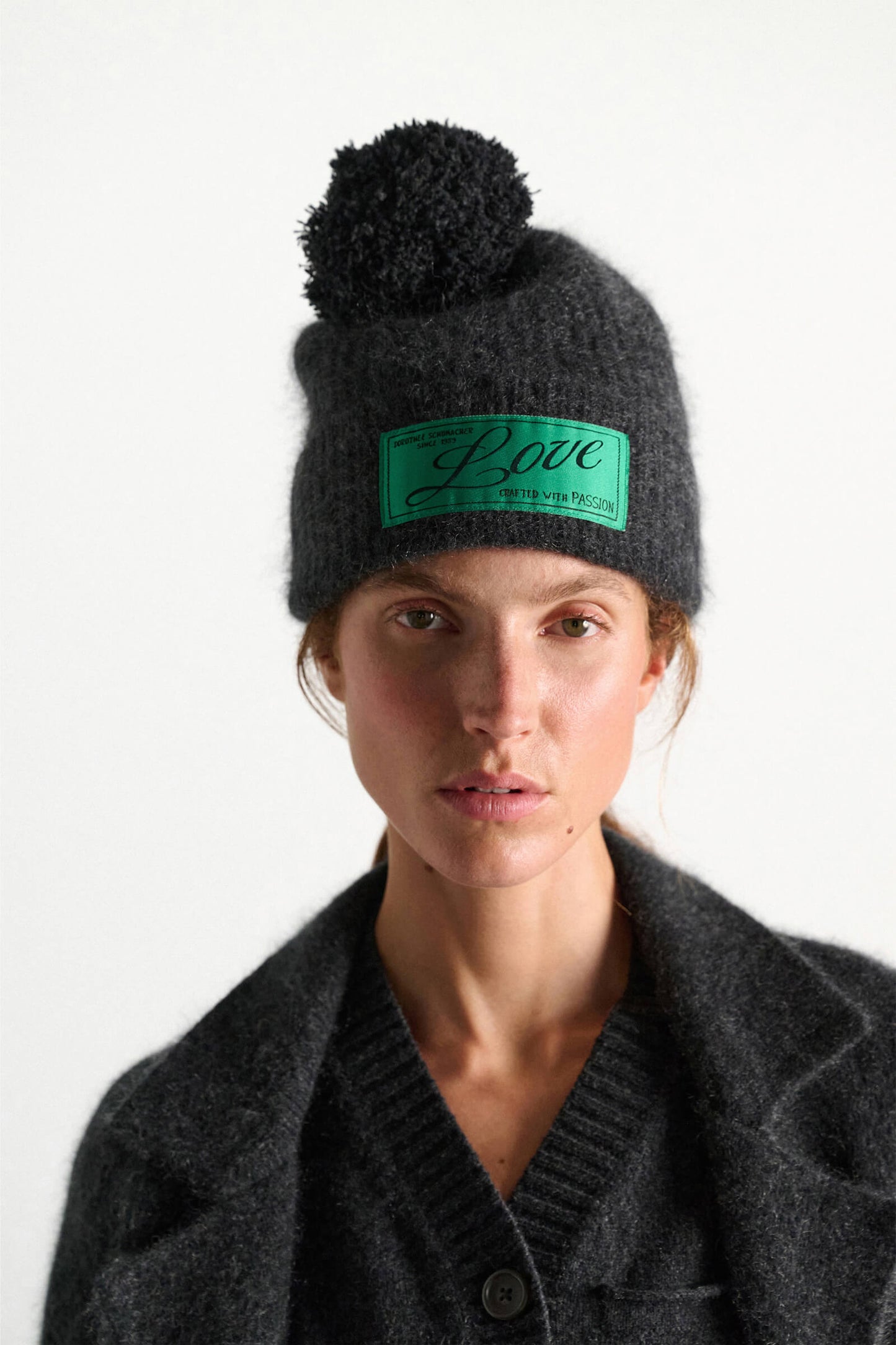 ANTHRA FLUFFY STATEMENTS BEANIE