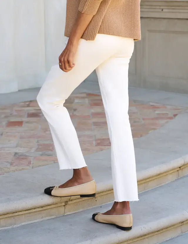 DERRY ILLUSION IN ANTIQUE WHITE