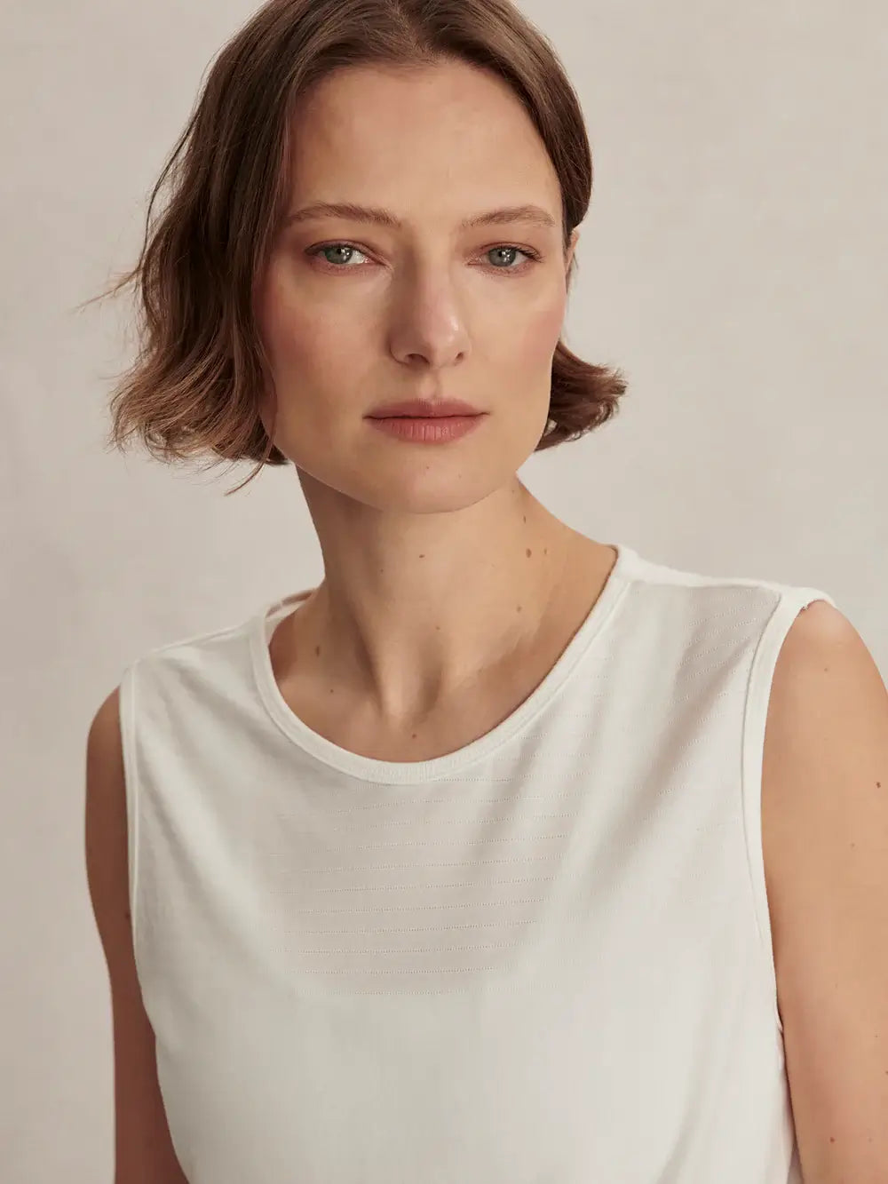 NOLAN SEAMLESS LONGLINE TANK-WHITE