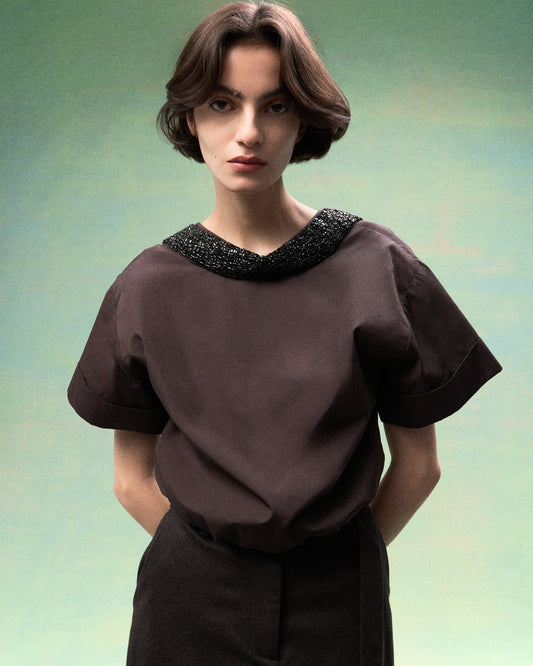 SHE COMES AND GOES AGAIN W/ CRYSTAL COLLAR