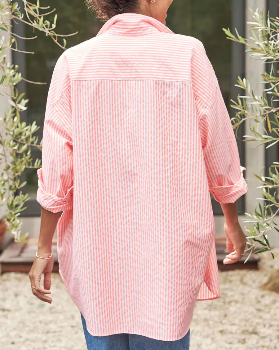 EXAGGERATED BUTTON-UP SHIRT