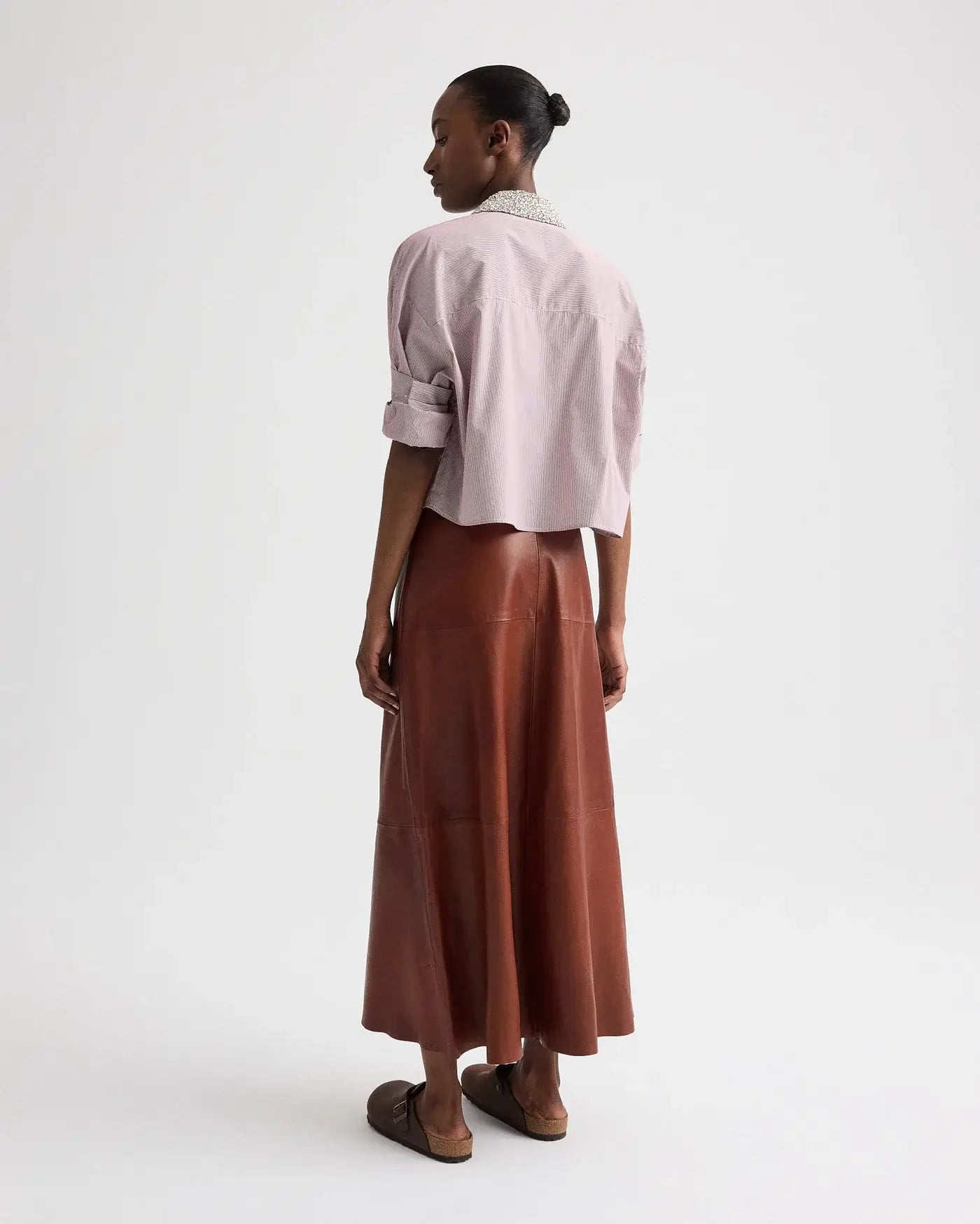 NEXT EX W/ CRYSTAL COLLAR- WINE