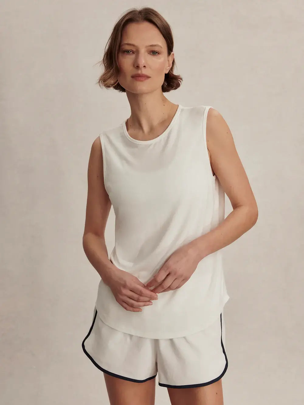 NOLAN SEAMLESS LONGLINE TANK-WHITE