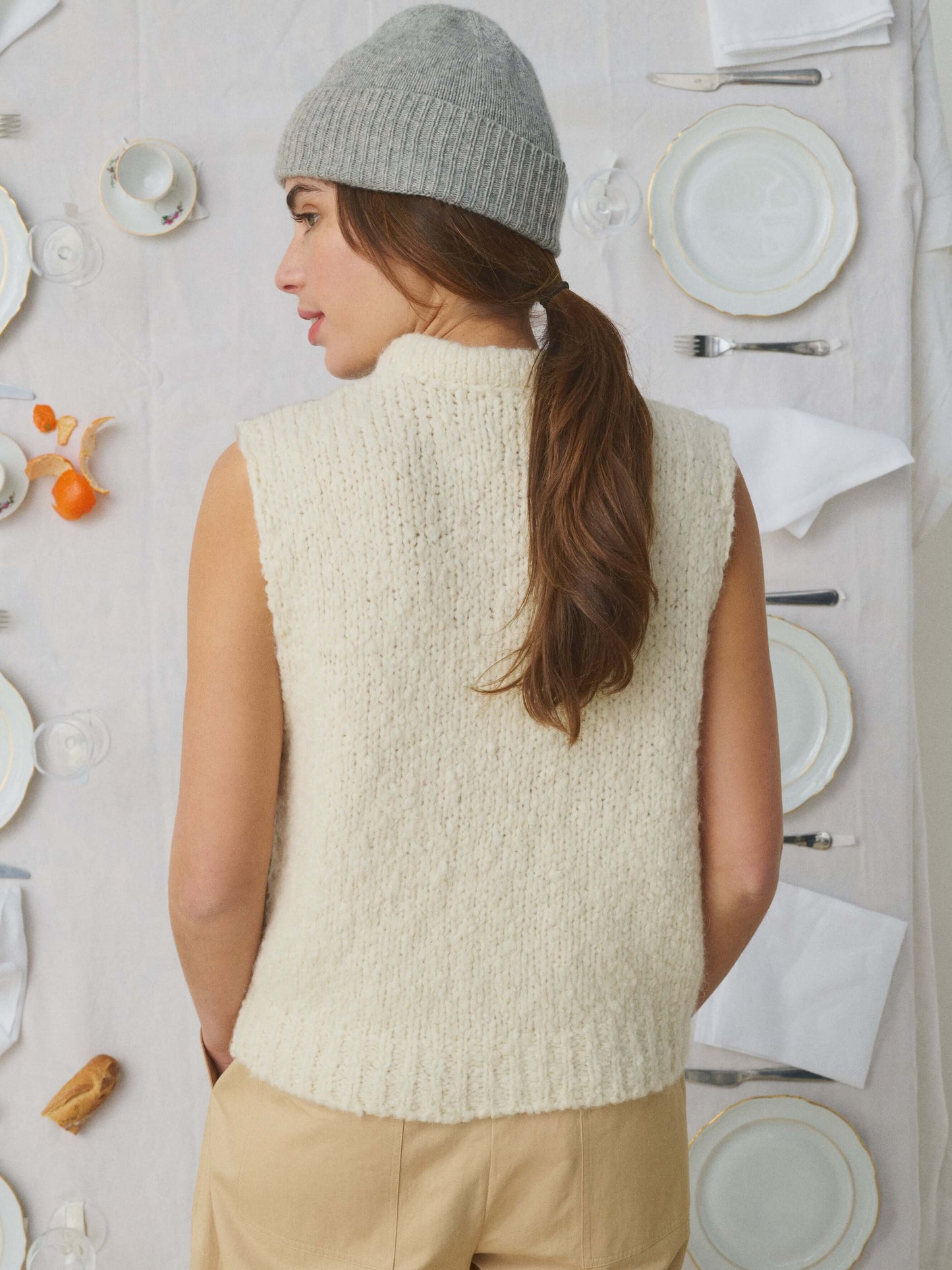 PRINTED HAND EMBROIDERED SLEEVELESS SWEATER