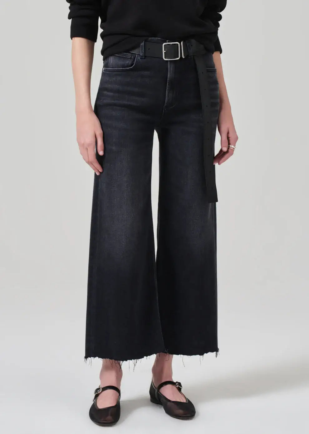 LYRA WIDE LEG CROP IN MEDALLION