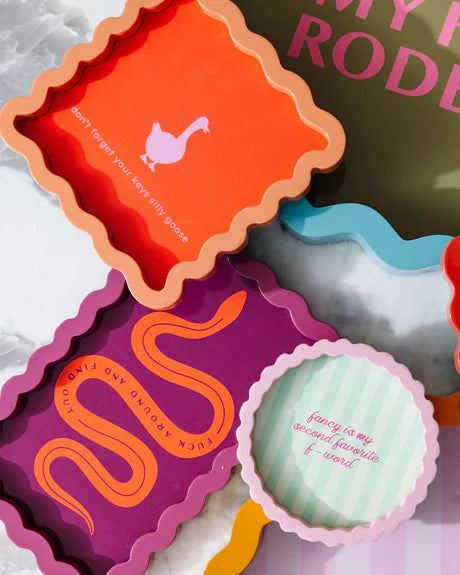 SILLY GOOSE LAQUER TRAY