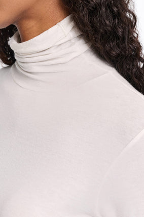 CHIC COMFORT SHIRT- EGGSHELL