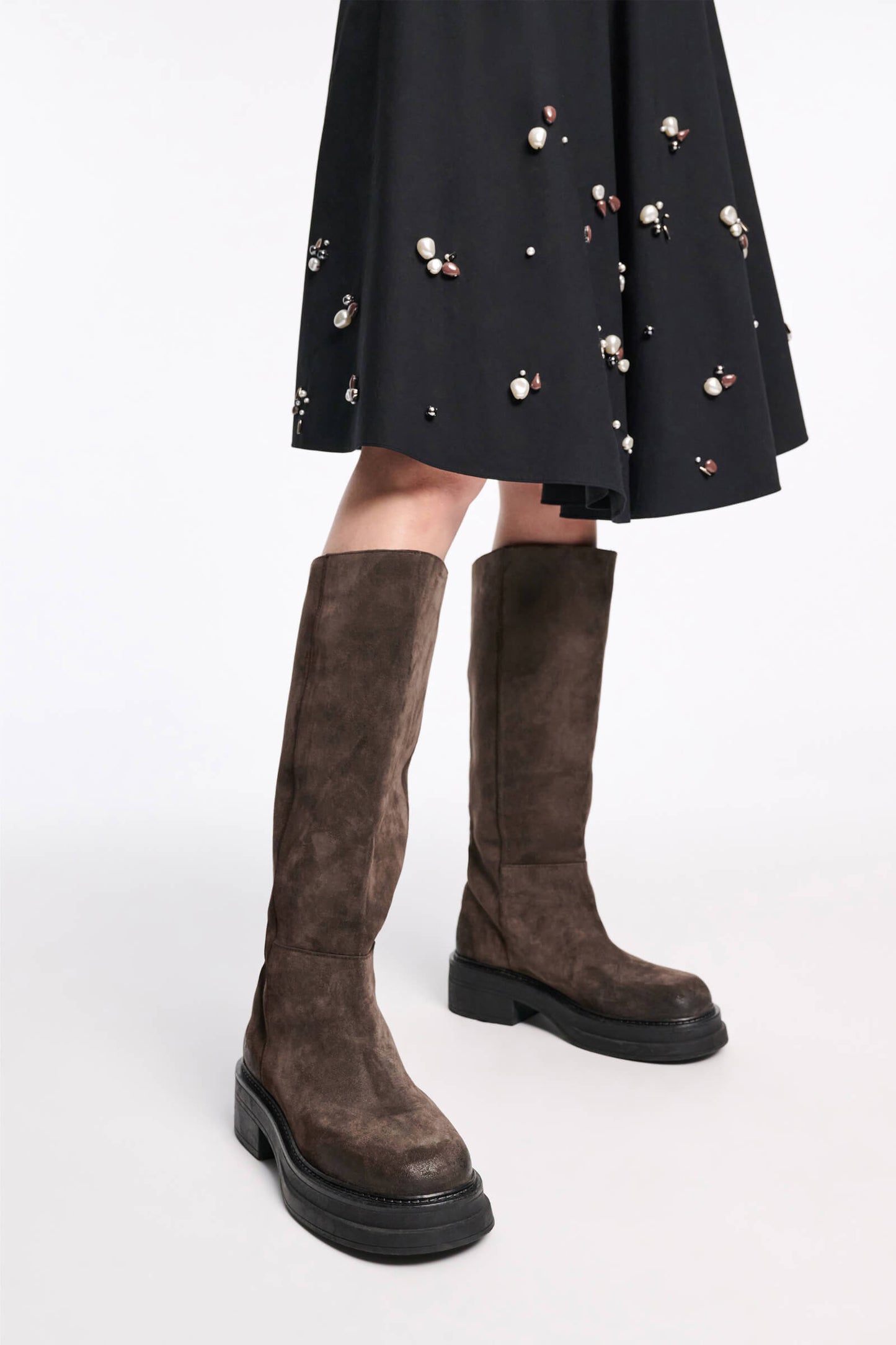 SUEDE SENSATION KNEE BOOT