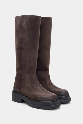 SUEDE SENSATION KNEE BOOT