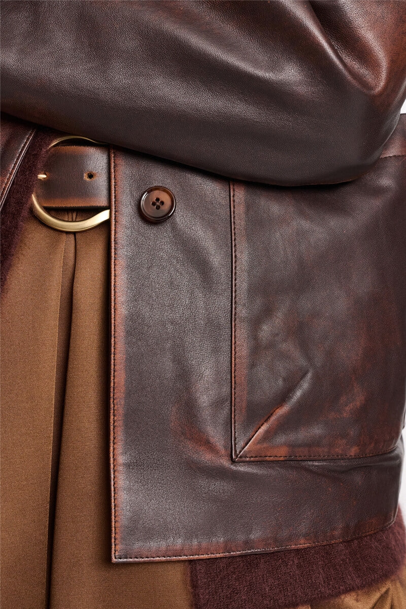 SLEEK STATEMENT LEATHER JACKET
