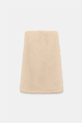 FLUFFY MOMENT SKIRT