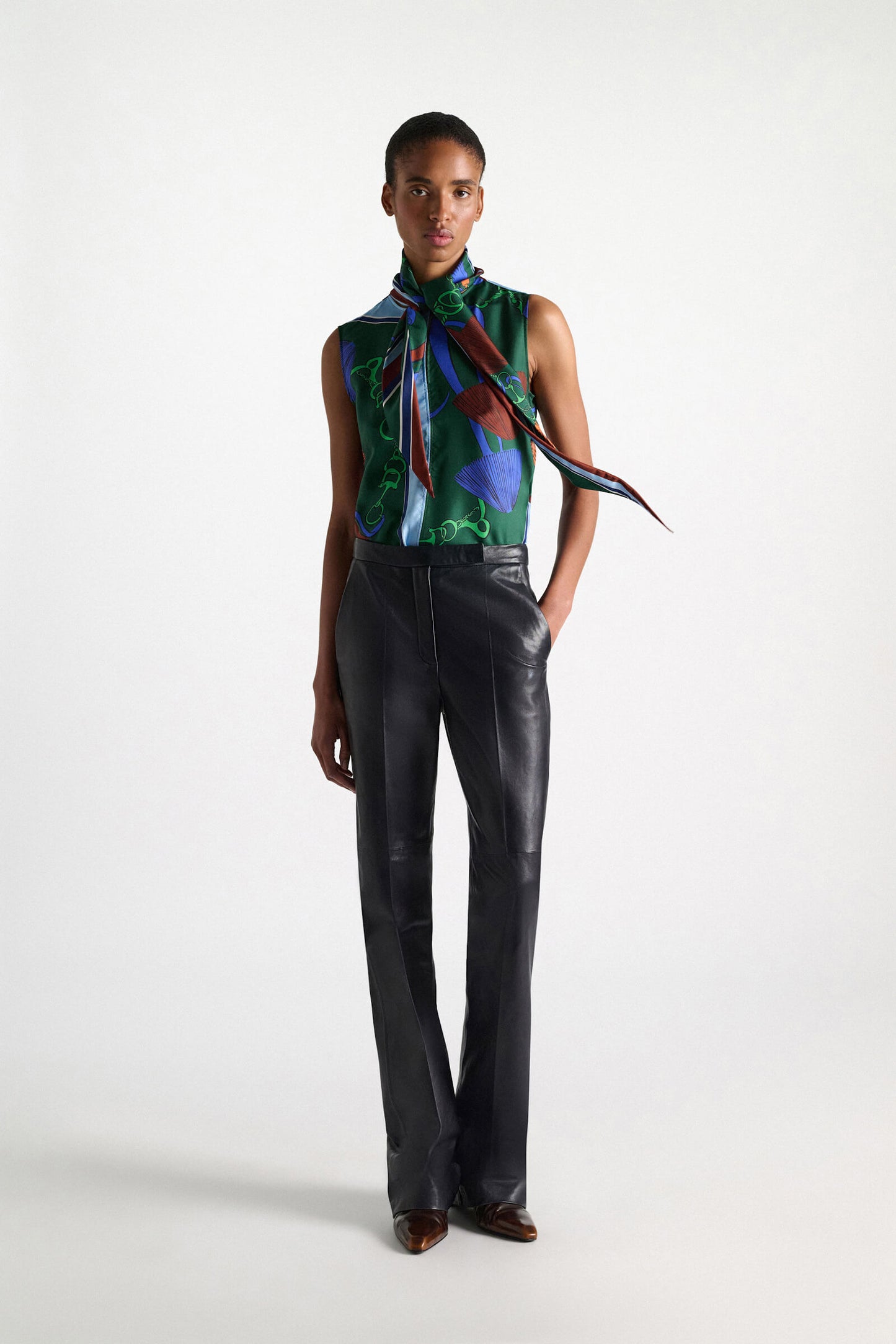 SLEEVELESS COSMIC FUNGHI TOP