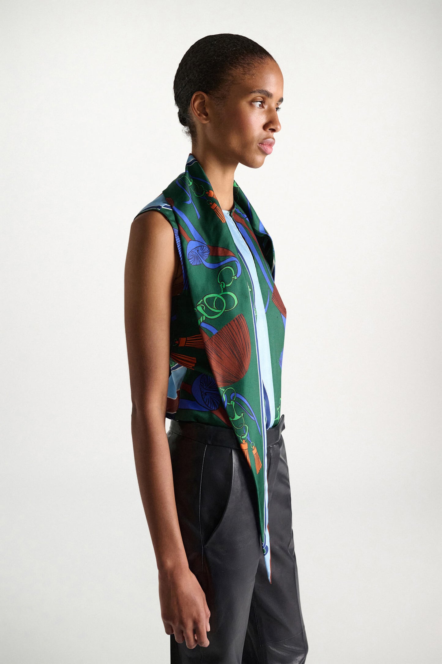 SLEEVELESS COSMIC FUNGHI TOP