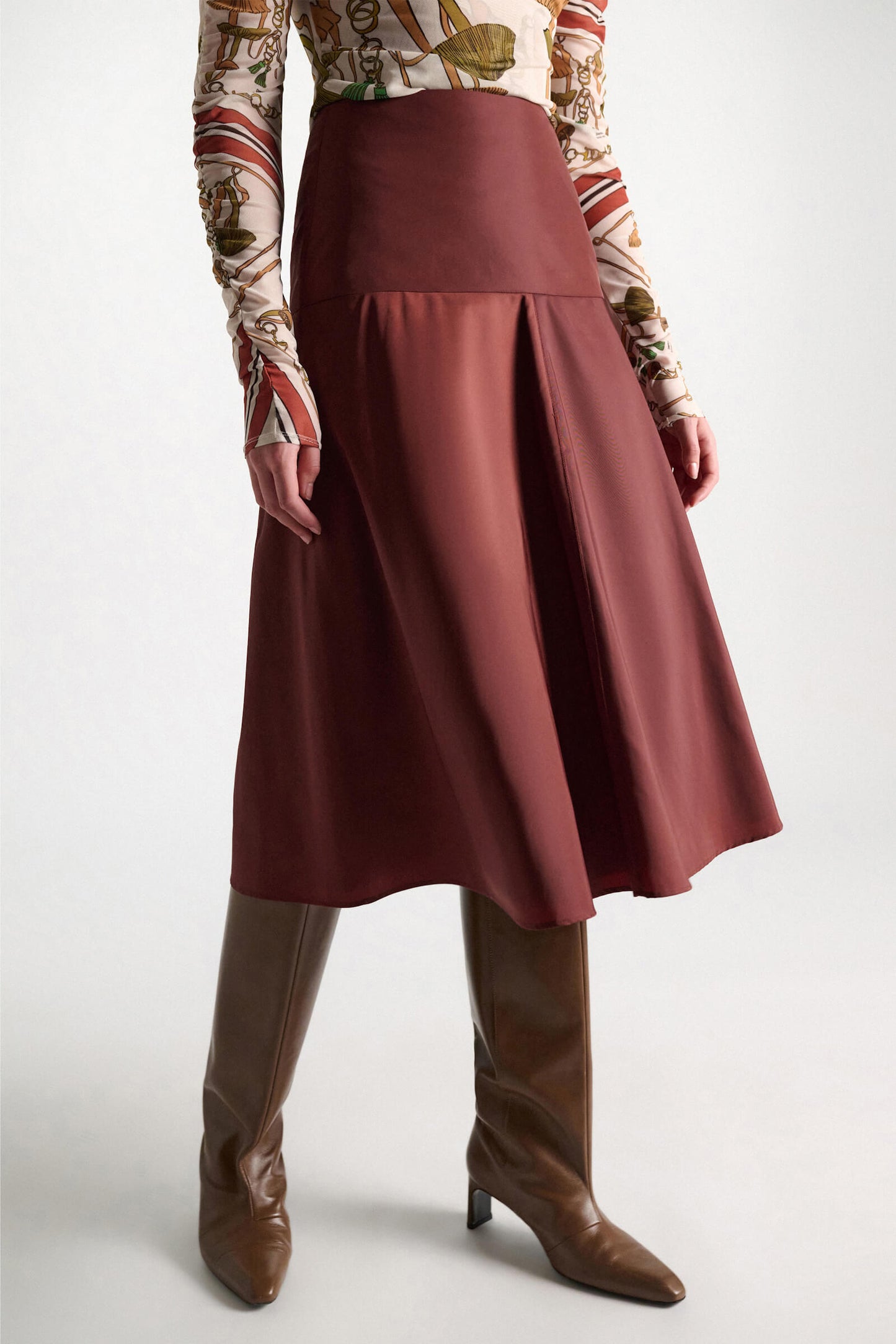SPORTY ELEGANCE SKIRT- CINNAMON