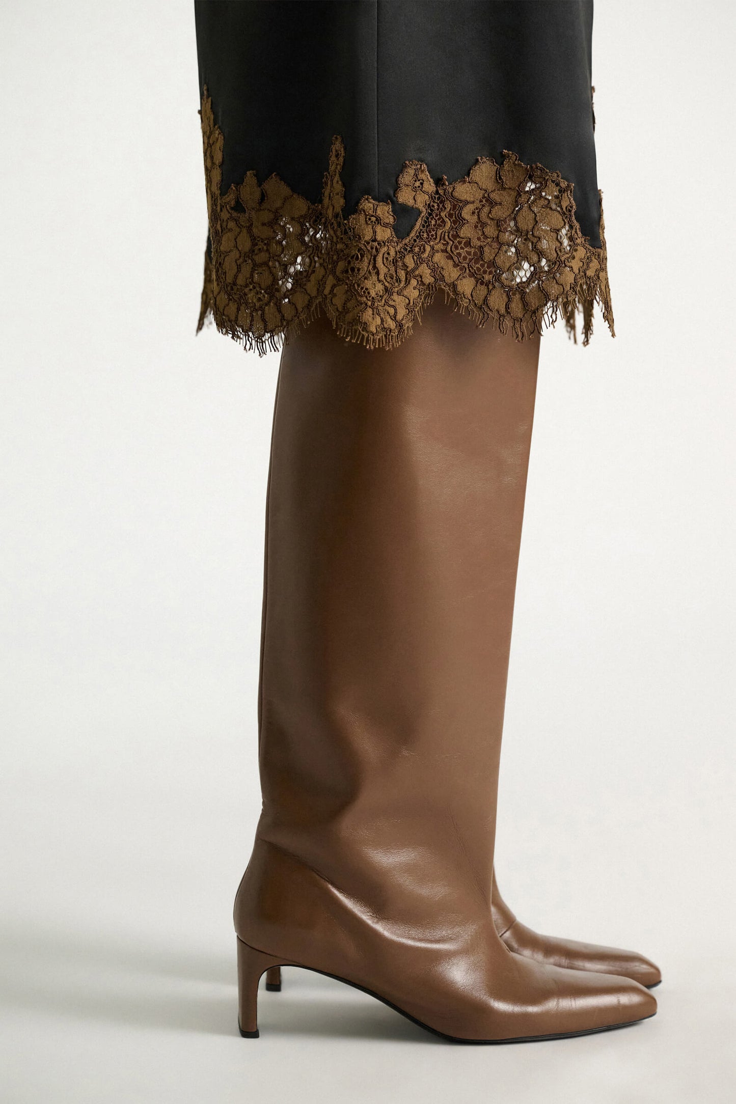 EDGY LUXURY TALL WIDE BOOT