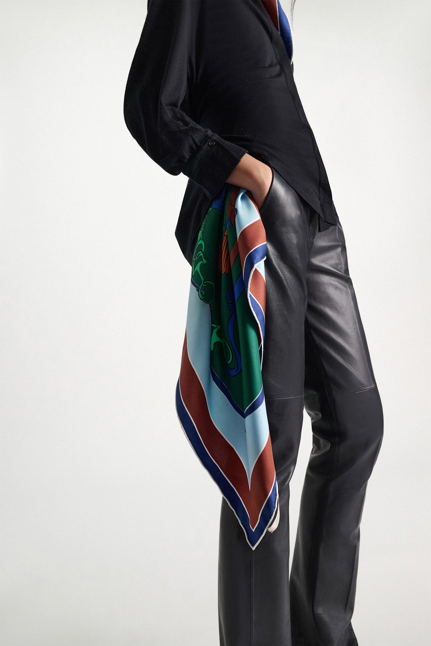 COLORFUL COSMIC FUNGHI SCARF
