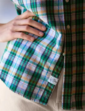 RELAXED BUTTON UP SHIRT IN GREEN PINK BLUE BLACK PLAID