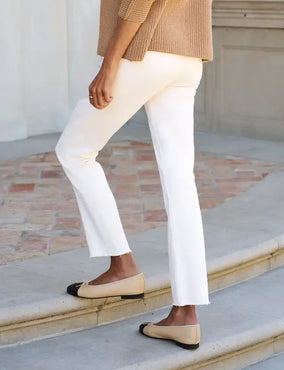 DERRY ILLUSION IN ANTIQUE WHITE
