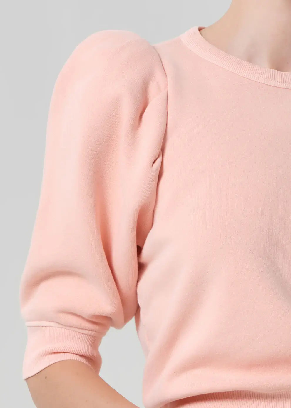 PLEATED SHORT SLEEVE CREW