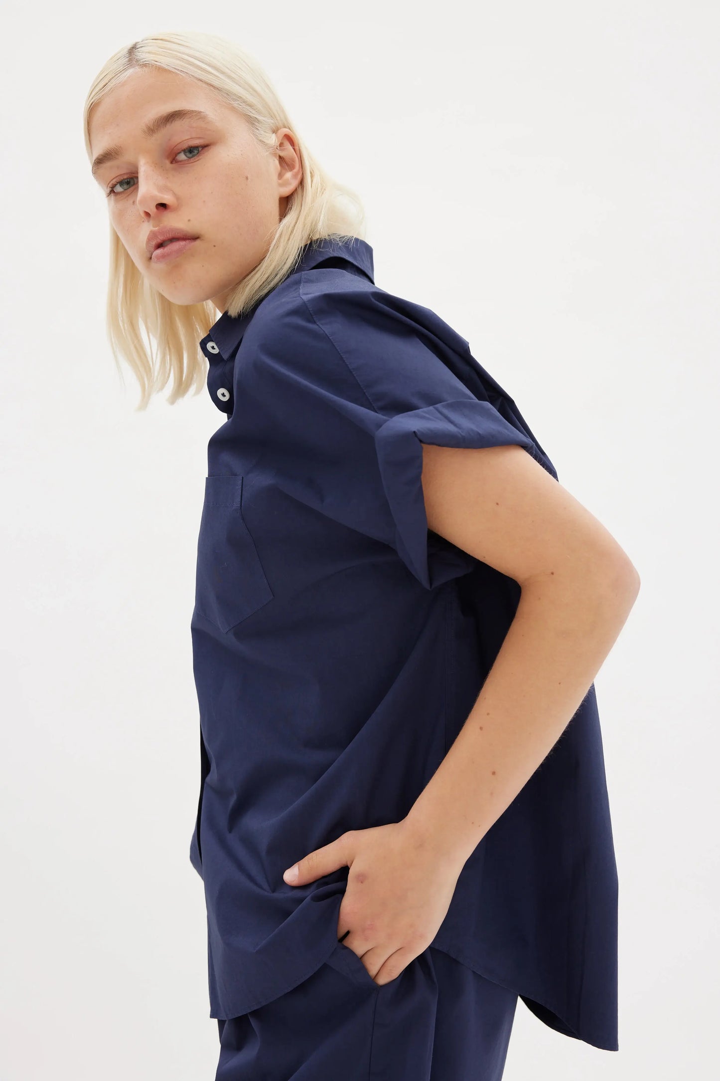 CHIARA SHORT SLEEVE SHIRT- NAVY