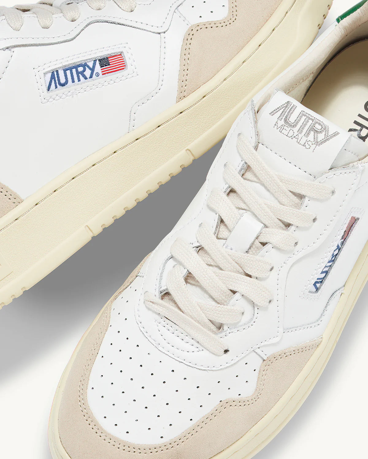 MEDALIST LOW- WHT/AMAZ