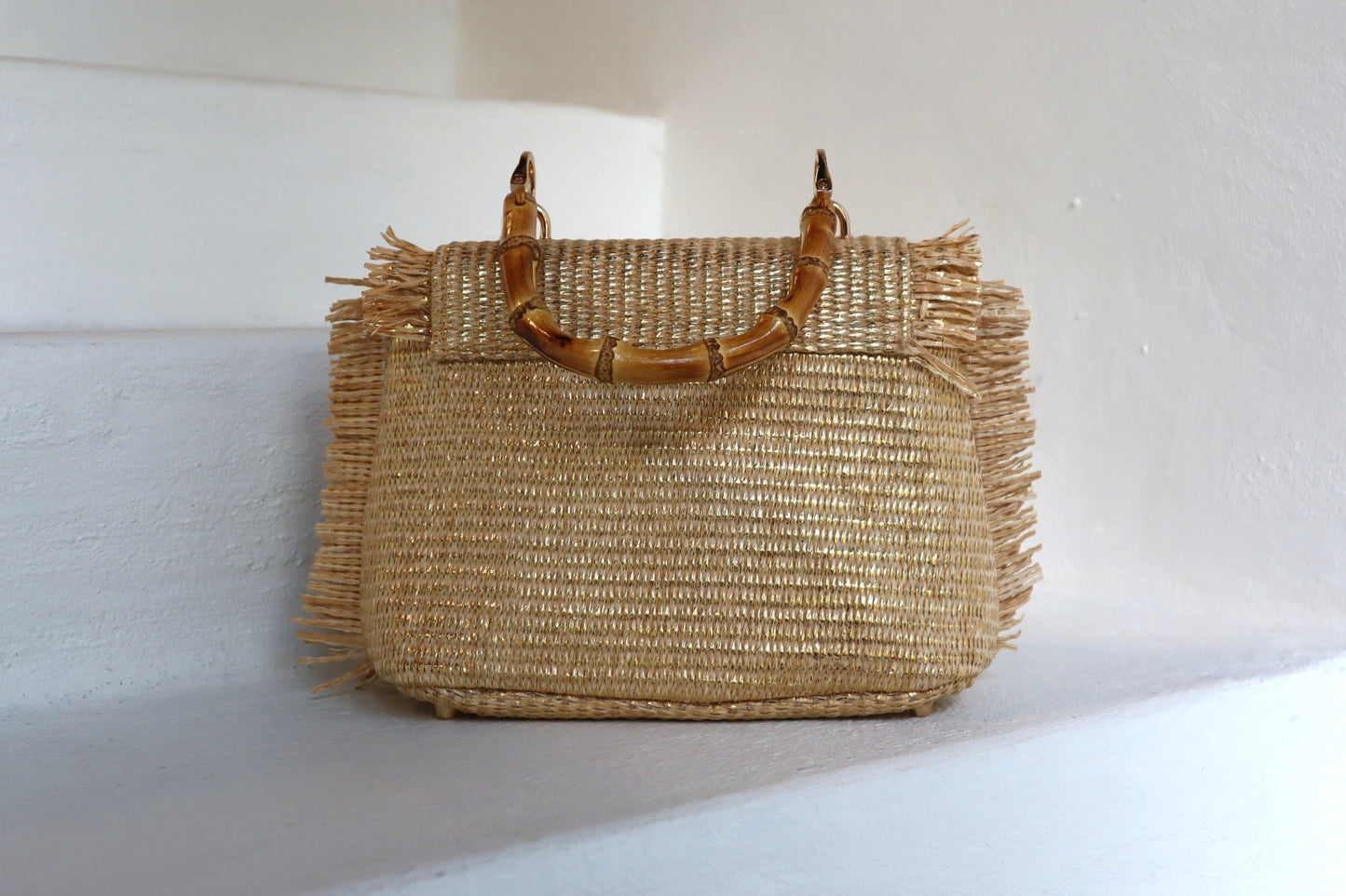 LOLA PURSE WITH BAMBOO HANDLE AND RED CORAL