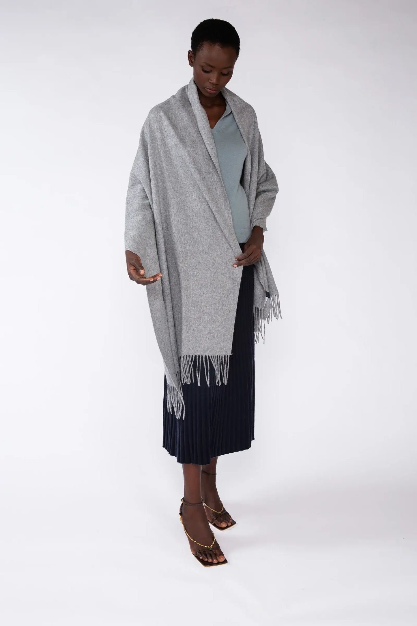 NATASHA WOVEN CASHMERE SCARF- FLANNEL GREY