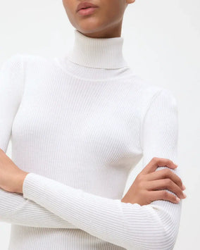 KNIT TURTLENECK- IVORY