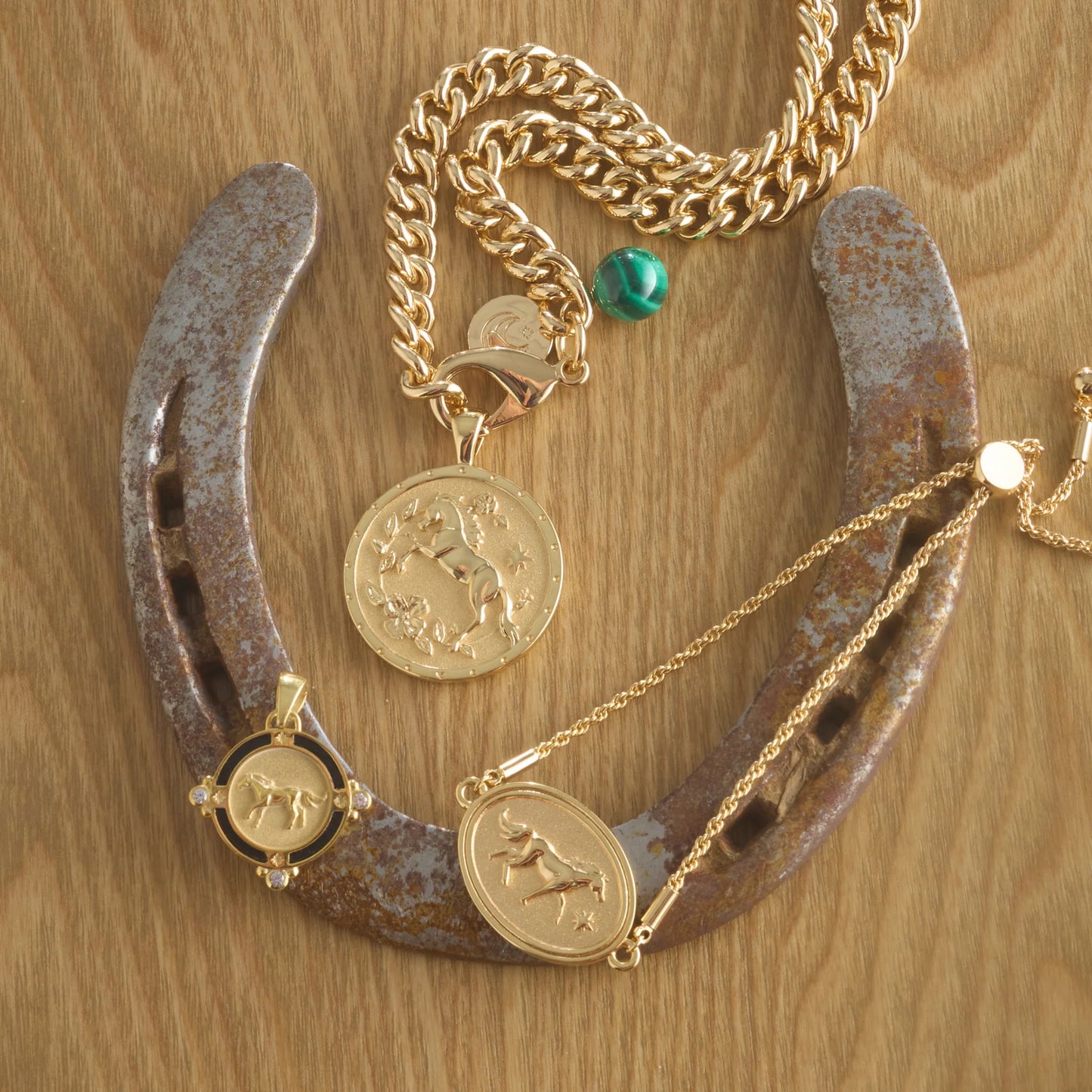 COURAGE HORSE PETITE EMBELLISHED ON 16-18" CLASSIC ROLO CHAIN