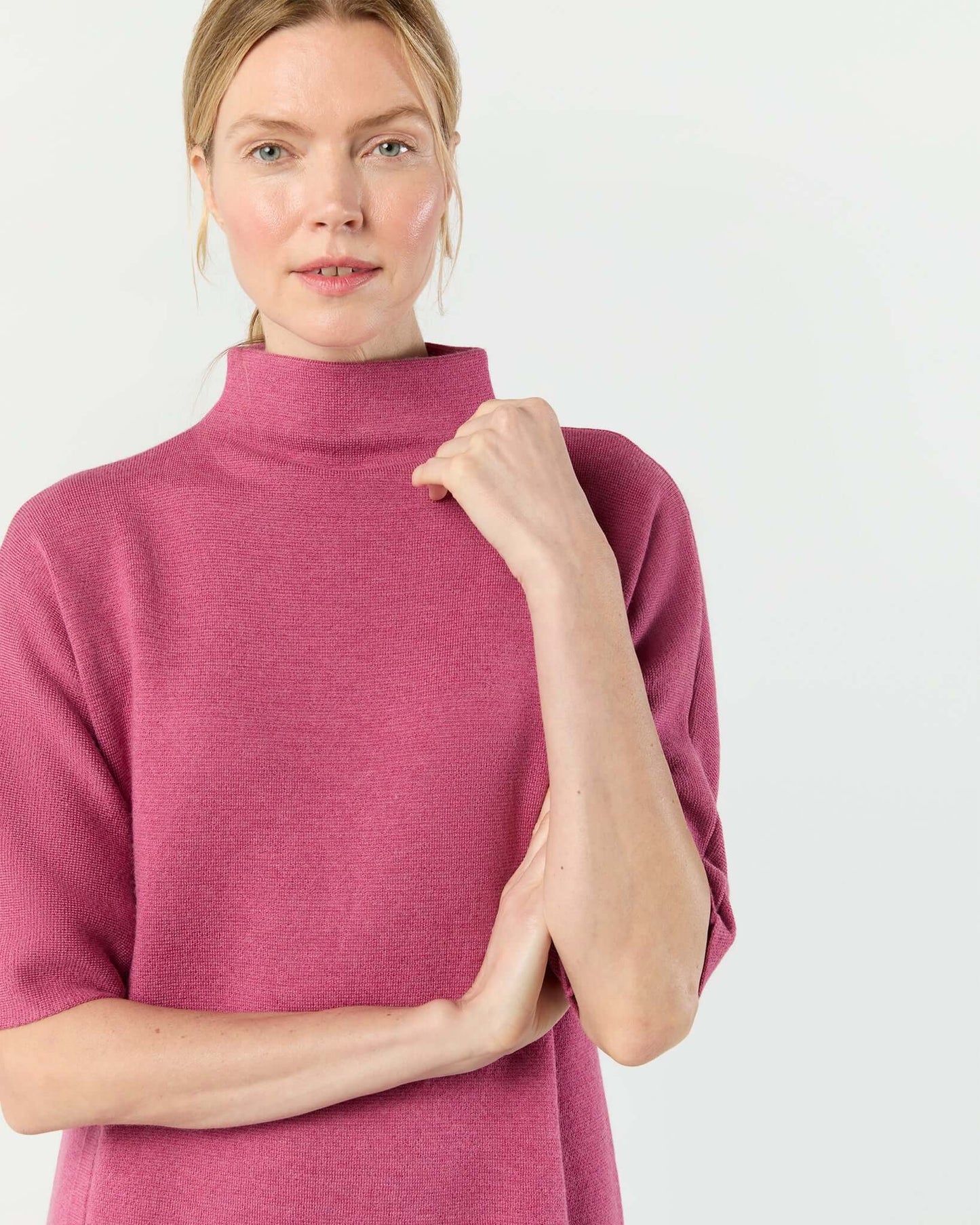 ROWAN SHORT-SLEEVED FUNNEL NECK DRESS