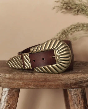THE BIG BUCKLE BELT