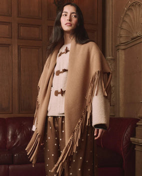 THE BIG SWEATER FRINGE SCARF IN CAMEL