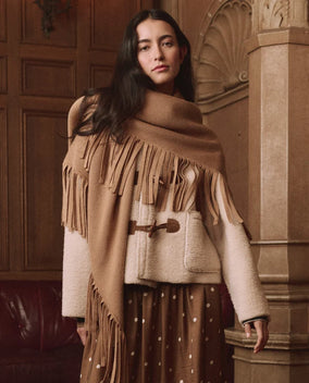 THE BIG SWEATER FRINGE SCARF IN CAMEL