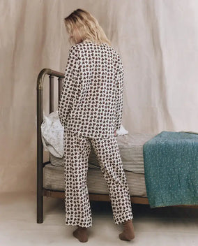 THE EASY SLEEP PANT - CREAM HORSE MEDALLION PRINT