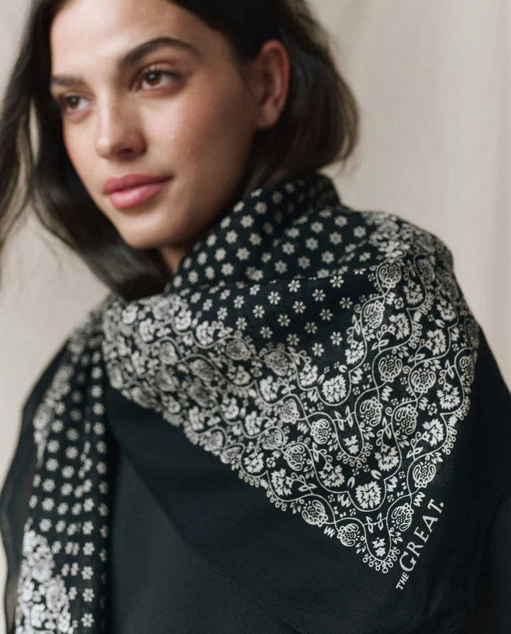 THE BIG BANDANA IN ALMOST BLACK
