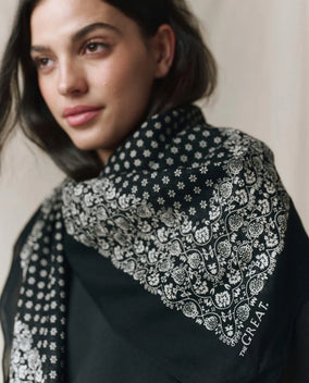 THE BIG BANDANA IN ALMOST BLACK