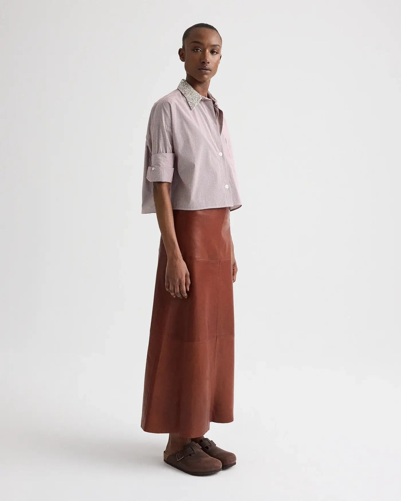 NEXT EX W/ CRYSTAL COLLAR- WINE