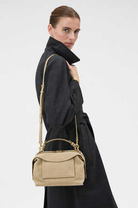 MICA SMALL BOWLER SUEDE IN CAPER