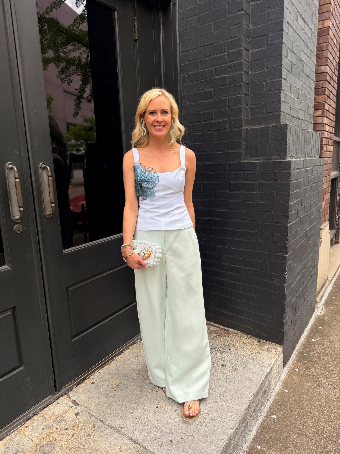PEONY EMBROIDERED COTTON POPLIN SCOOP NECK TOP