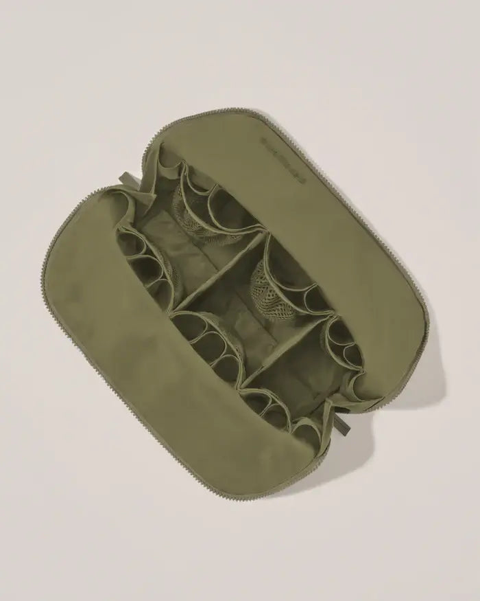 THE LARGE OLIVE TRAVELLER