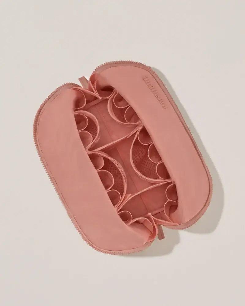 THE MEDIUM BLUSH TRAVELLER