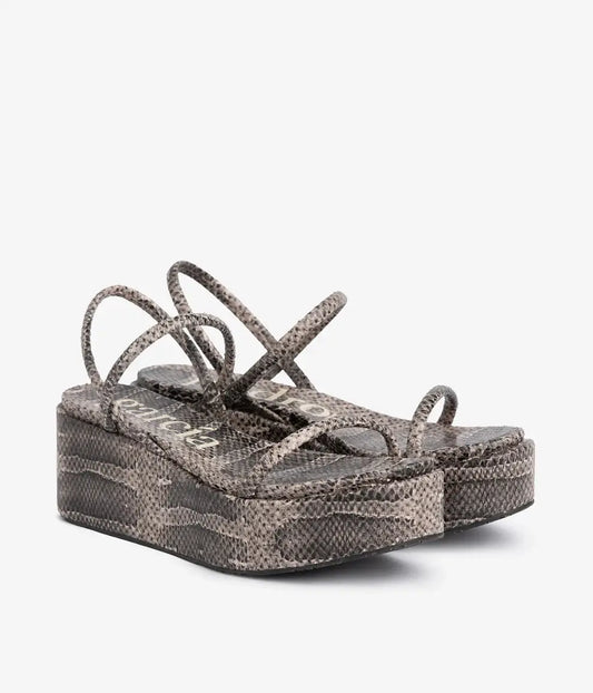 NIBIA STRAPPY FLATFORM